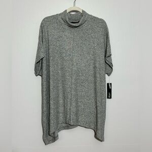 NWT APT. 9 Women’s 1X Soft Gray Short Sleeve Turtleneck Tunic